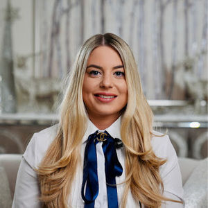 Meet your Posher, Ana